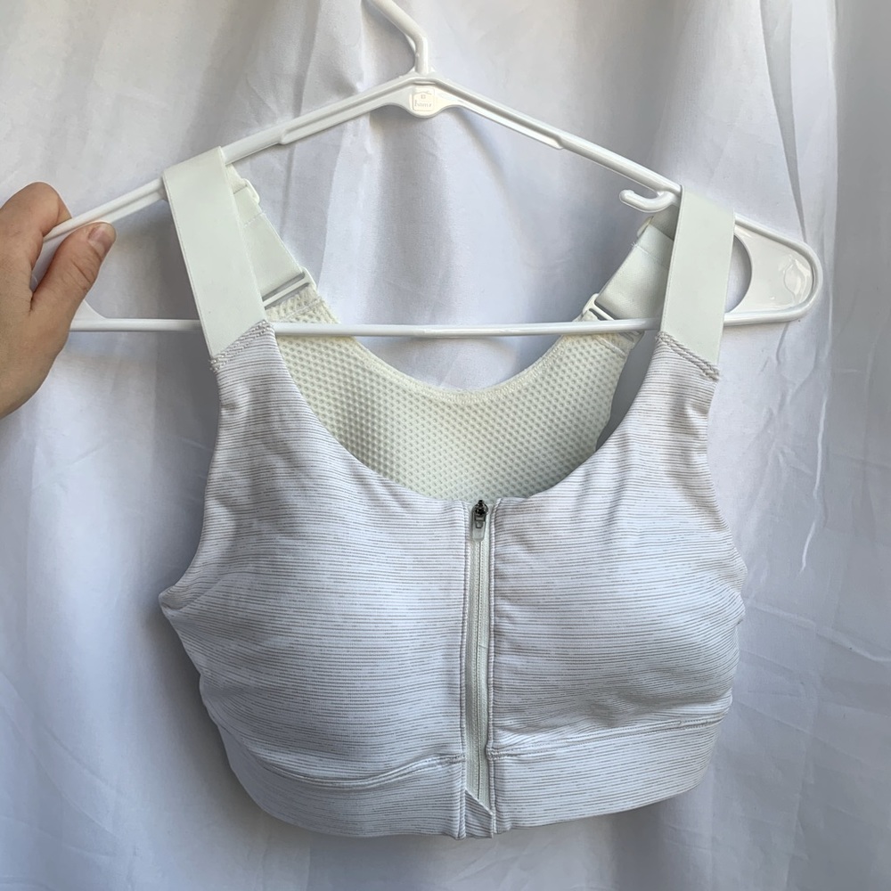 NWOT Outdoor voices zip bra
